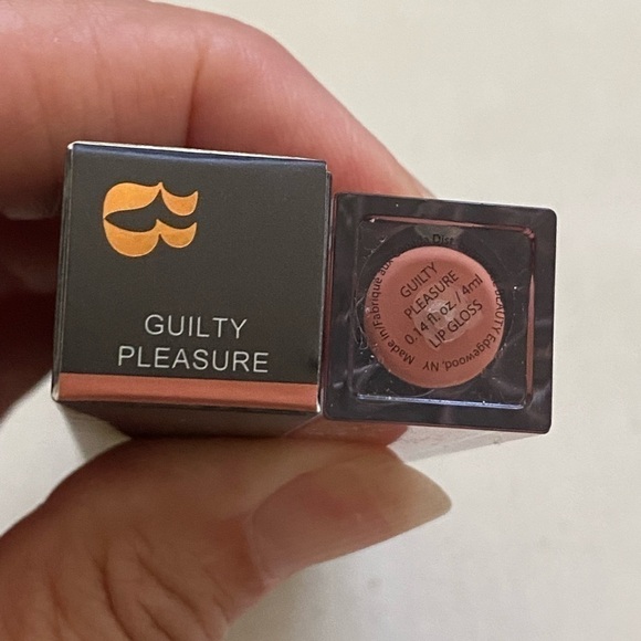 RINNA BEAUTY Lip Gloss Guilty Pleasure new in box - Picture 2 of 4